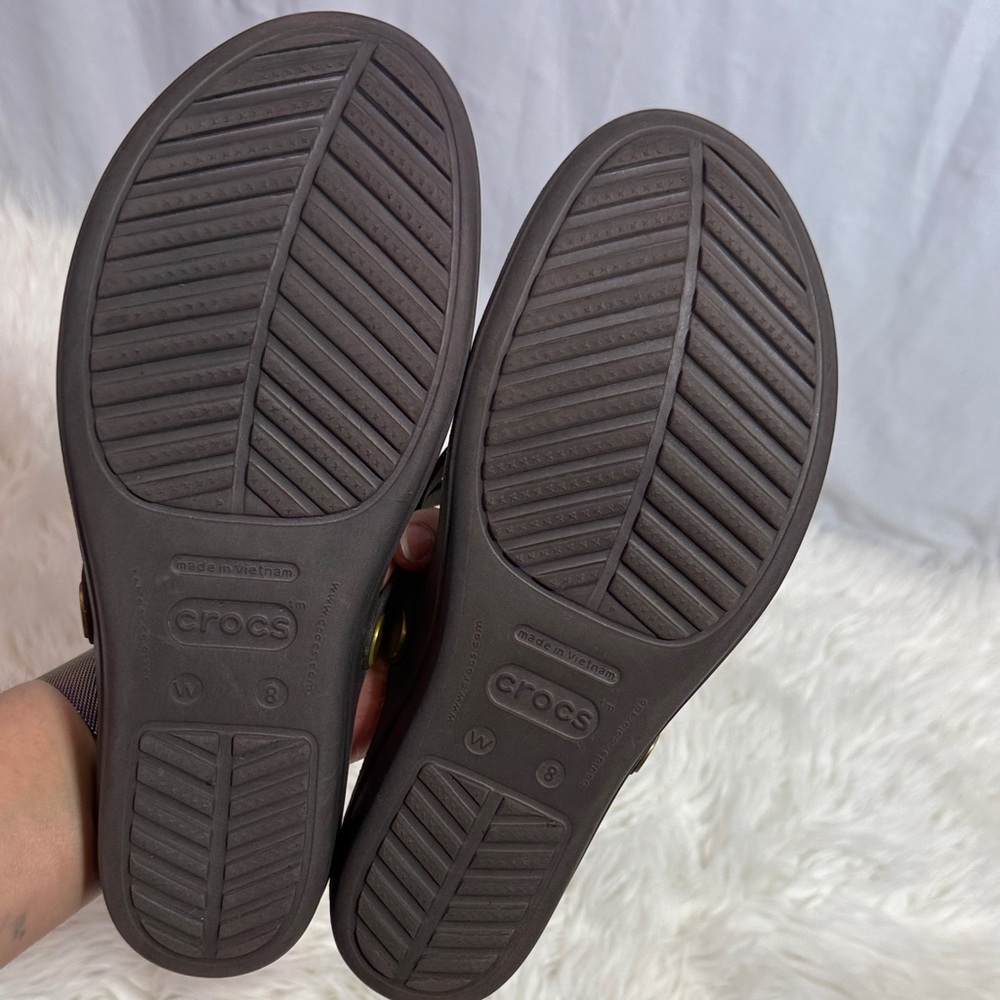 CROCS Women’s Brown and Gold Thong Sandals - Picture 5 of 8